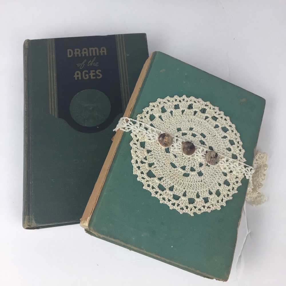 Pair of vintage green books with crochet accent. - Picture 11 of 13